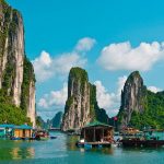 Du lịch tháng 4, Khám phá vẻ đẹp thiên nhiên ở Vinh Hạ Long