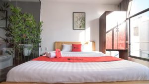 Khách sạn RedDoorz Plus near Hoang Van Thu Park 2 – Tân Bình