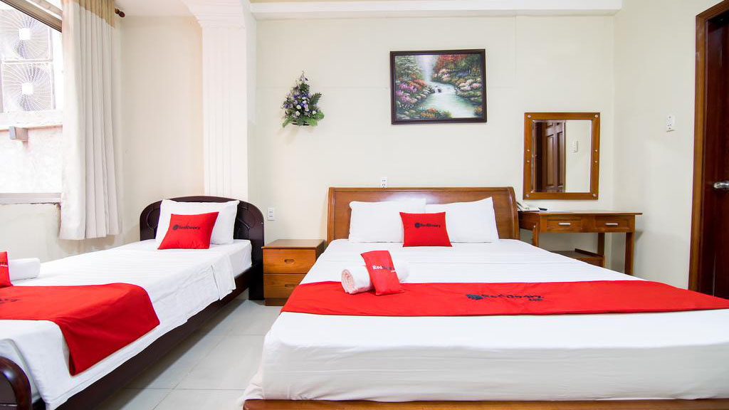 Khách sạn RedDoorz Plus @ Pham Ngu Lao 2- Quận 1