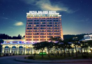 Combo Khách sạn Royal Hạ Long 5* + Xe Limousine
