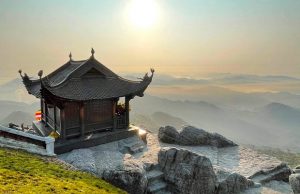 Tour Du Lịch Yên Tử 1 Ngày: Hành Trình Tâm Linh Hà Nội Đến Chùa Đồng – Nét Đặc Sắc Văn Hóa