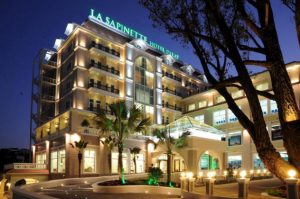 Combo 3N2Đ Khách Sạn La Sapinette Đà Lạt 4* + Vé máy bay
