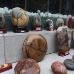 Ngôi làng Hà Gia Bối – Bán đá nhặt dưới sông kiếm được triệu đô